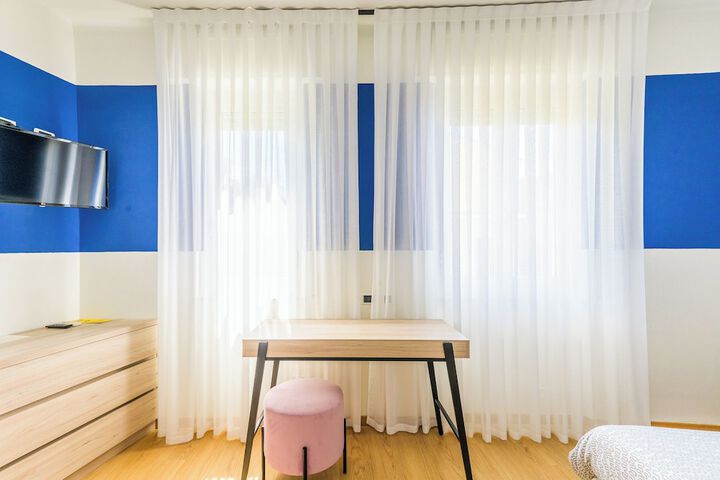 Room 75 of 241