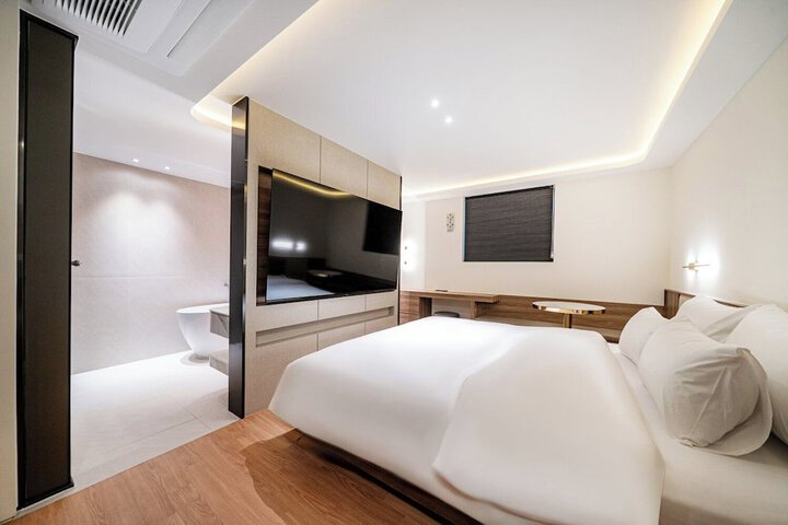 Room 18 of 56