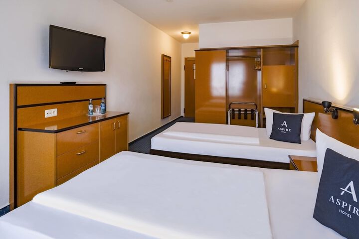 Room 15 of 30