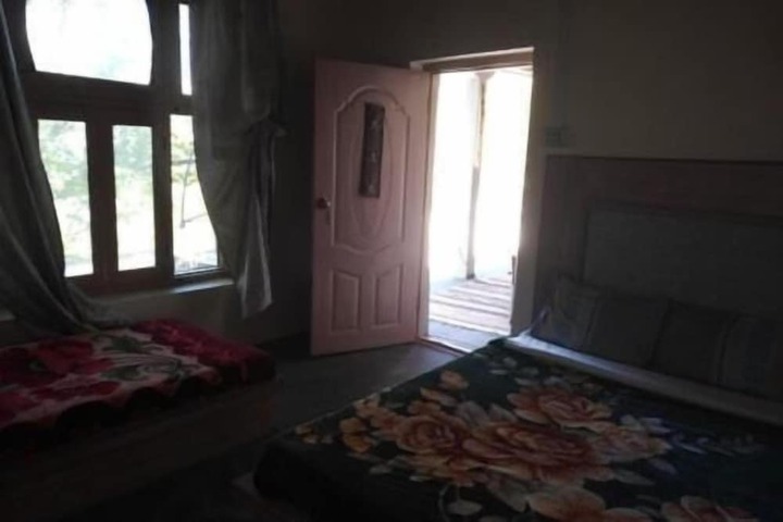 Room 2 of 18