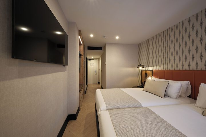 Room 17 of 86