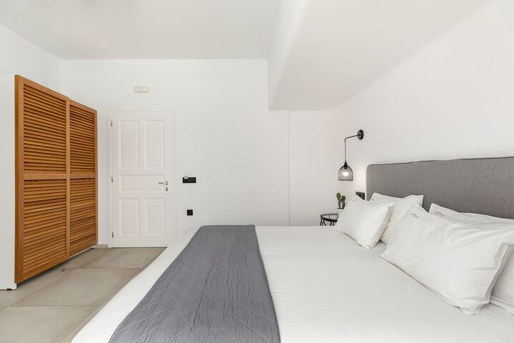 Room 35 of 173