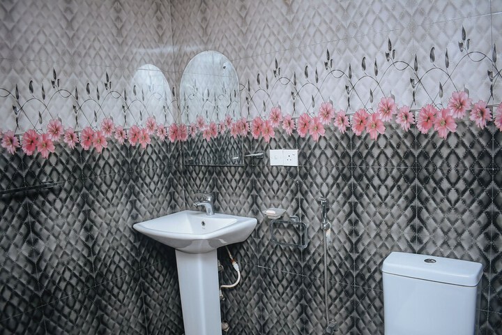 Room 35 of 62