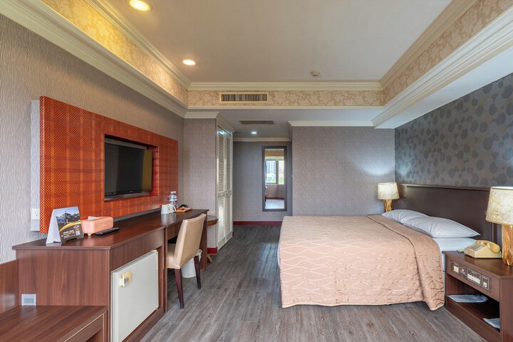 Room 13 of 39