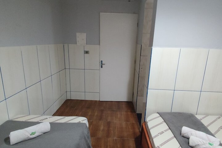 Room 6 of 22