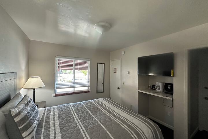 Room 7 of 89