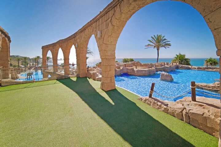 Pool Hotel