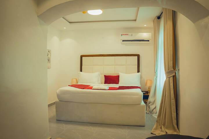 Room 6 of 27