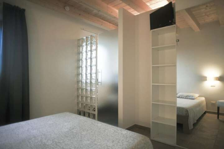 Room 8 of 60