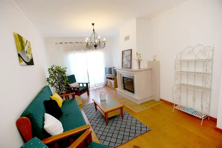 Room 6 of 25