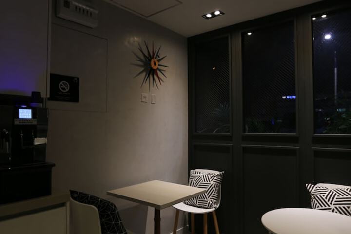 Dining 52 of 62