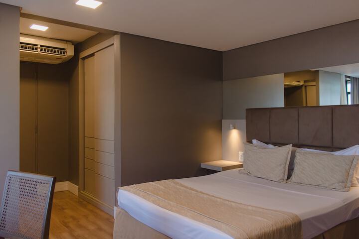 Room 9 of 25