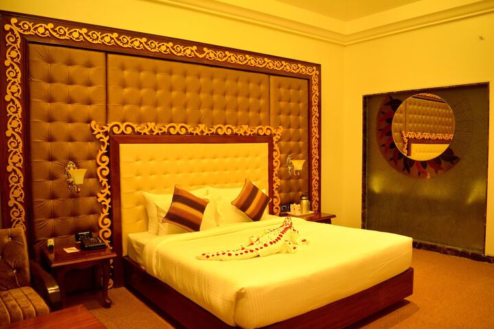 Room 6 of 23