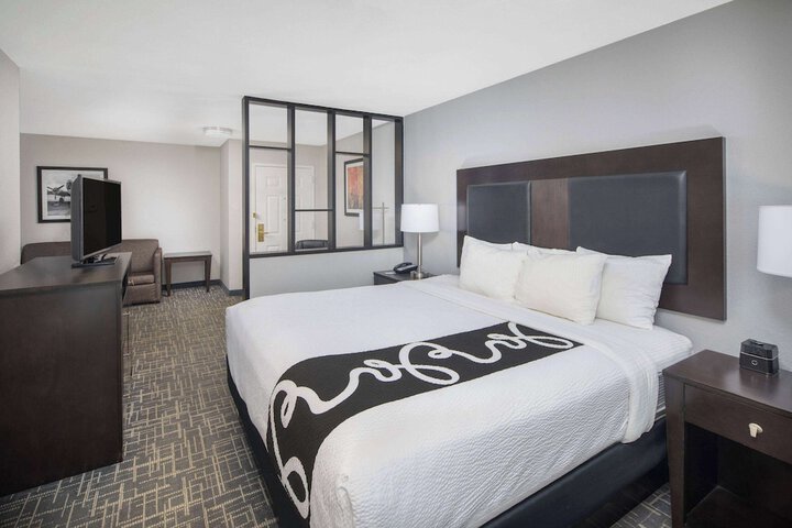 1 Queen Mobility or Hearing Impaired Accessible Studio Suite Roll in Shower (2 of 2)