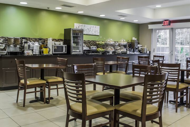 Breakfast area