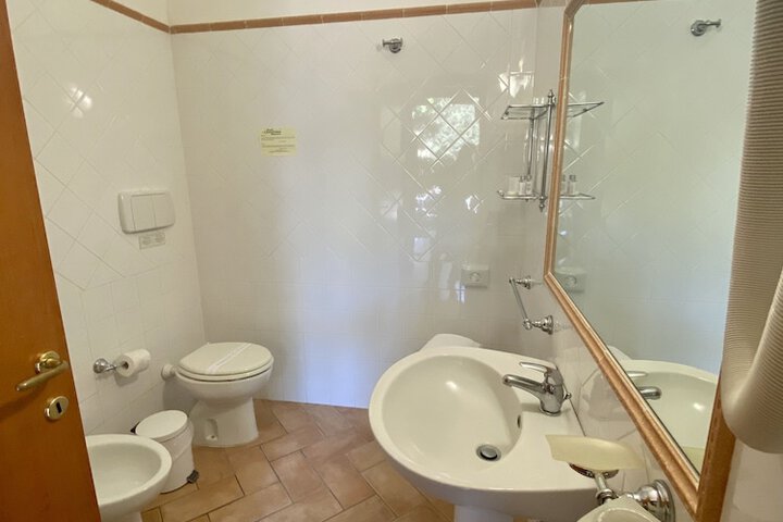Room 18 of 35