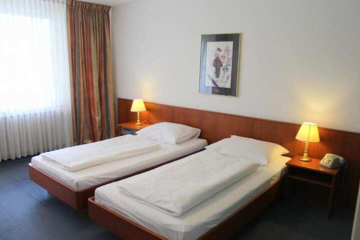 Room 19 of 44