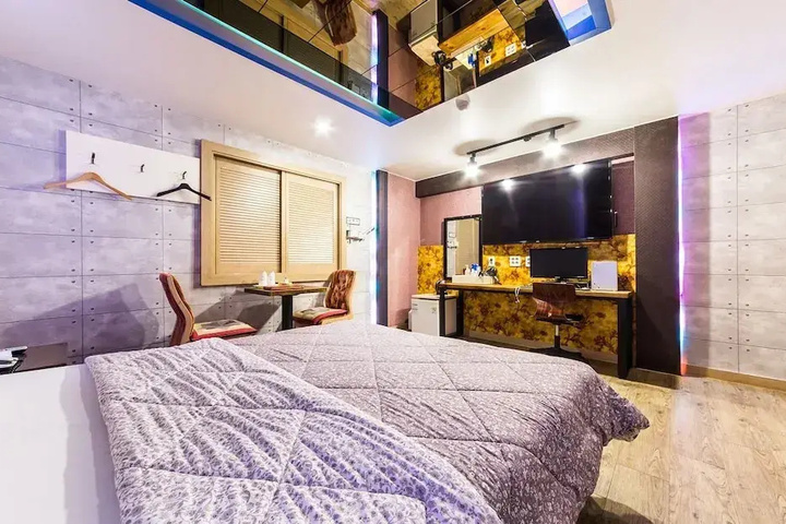 Room 22 of 42