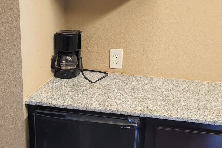Room 9 of 10