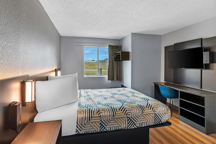 Room 14 of 37