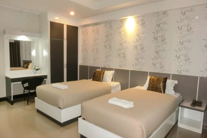 Room 14 of 21