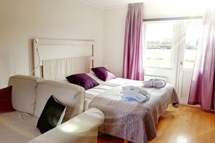 Room 5 of 63