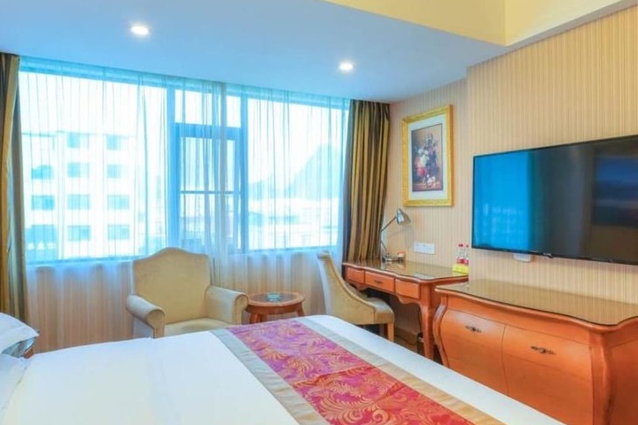 Room 15 of 37
