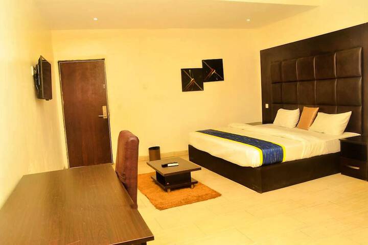 Room 4 of 14