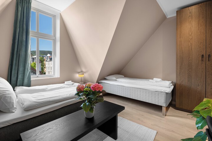 Room 53 of 154