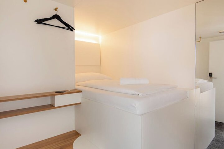 Room 3 of 25