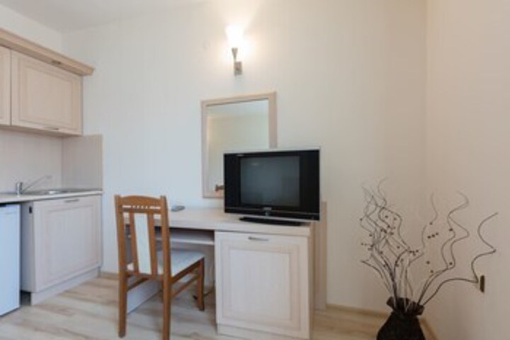 Room 16 of 21