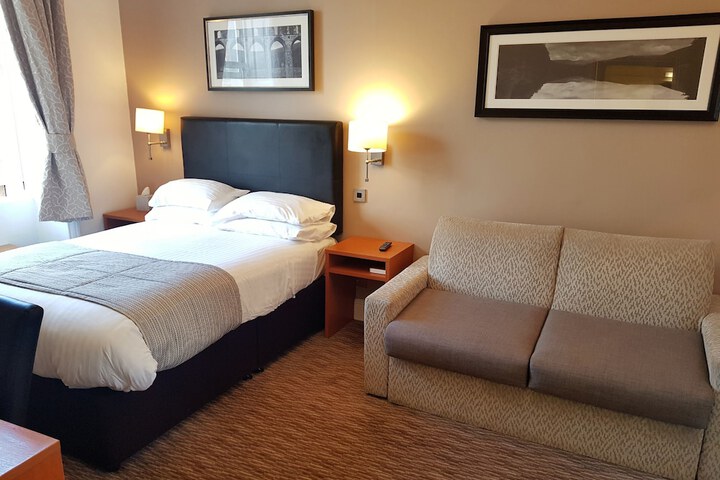 Room 8 of 44