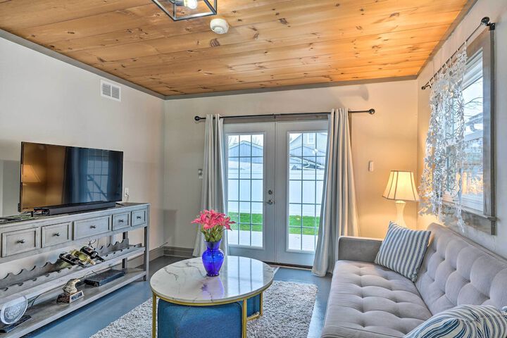 Bemus Point Vintage Suite w / Soaking Tub & Kitchen