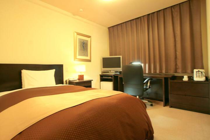 Room 5 of 25