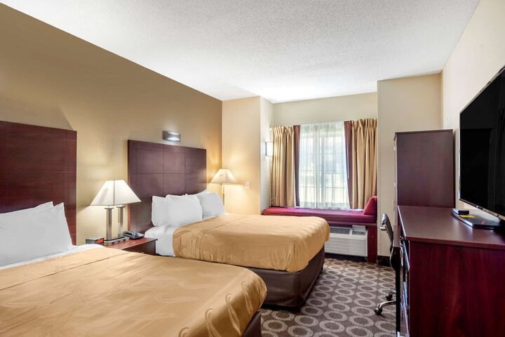 1 Queen Bed (17 of 22)