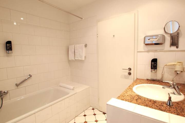 Room 45 of 89