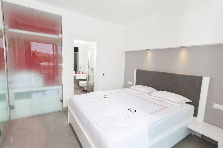 Room 10 of 61