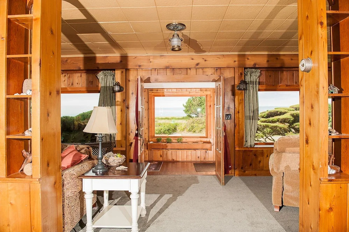 Image of THE TIDES 4 BR HOME BY REDAWNING
