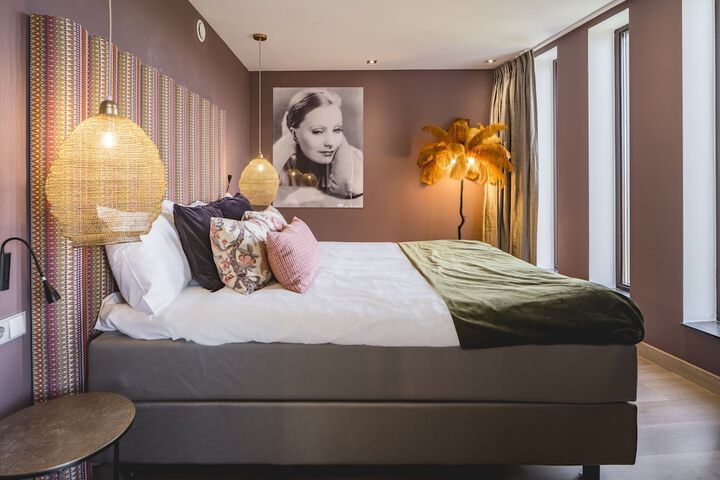 Room 25 of 108