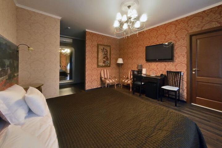 Room 19 of 43
