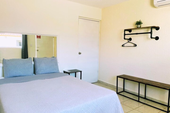 Room 5 of 8