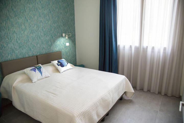 Room 2 of 24