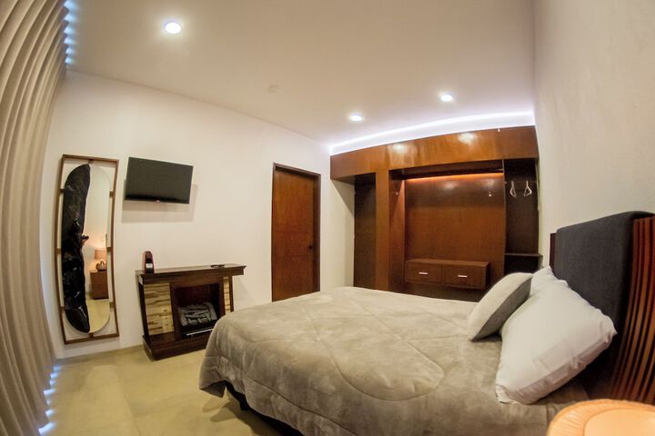 Room 8 of 38