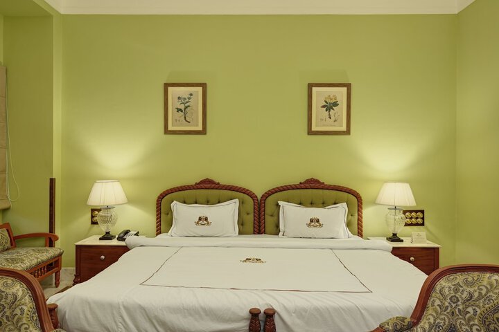 Room 10 of 84
