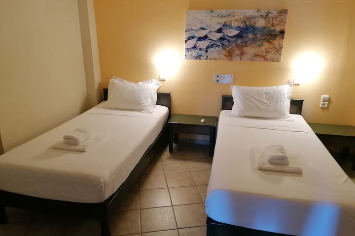 Room 25 of 134