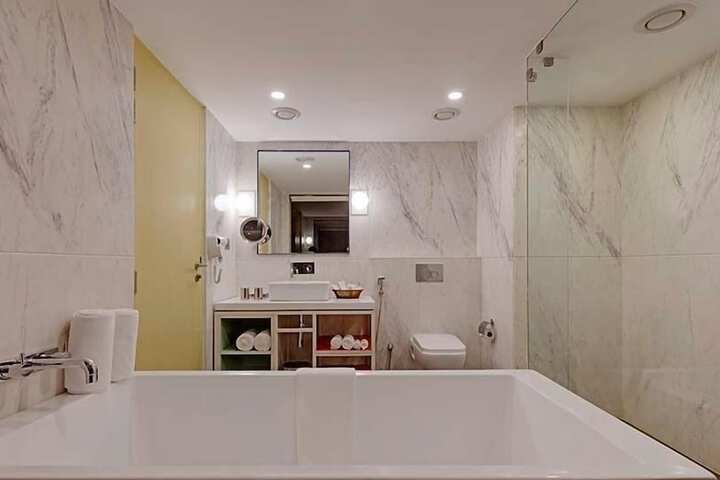 Room 10 of 21