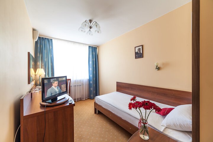 Room 11 of 49
