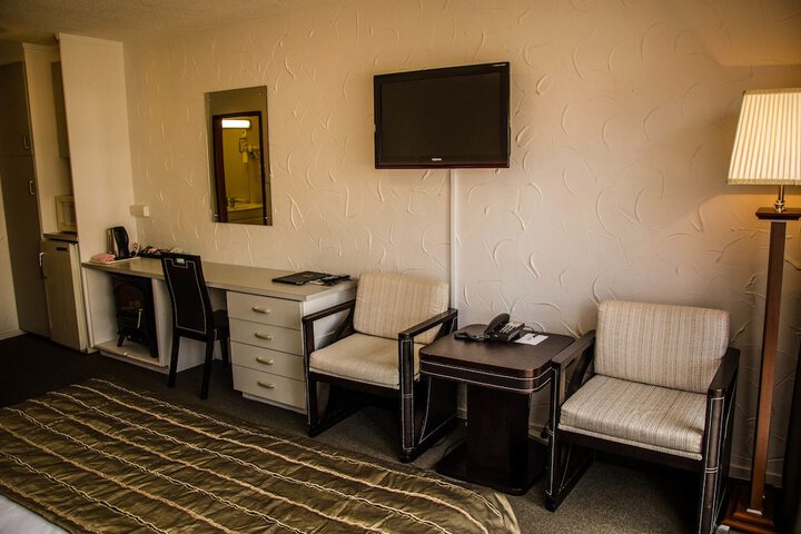 Room 4 of 62