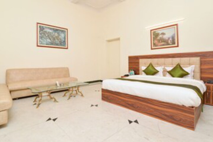 Room 28 of 29