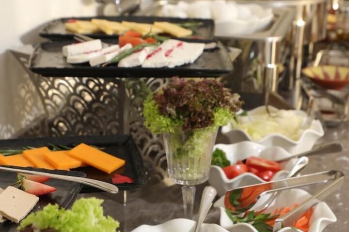Dining 36 of 63